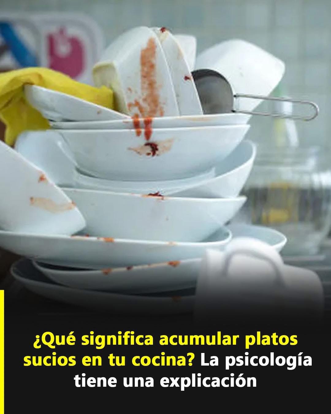 Pila de platos sucios en la cocina