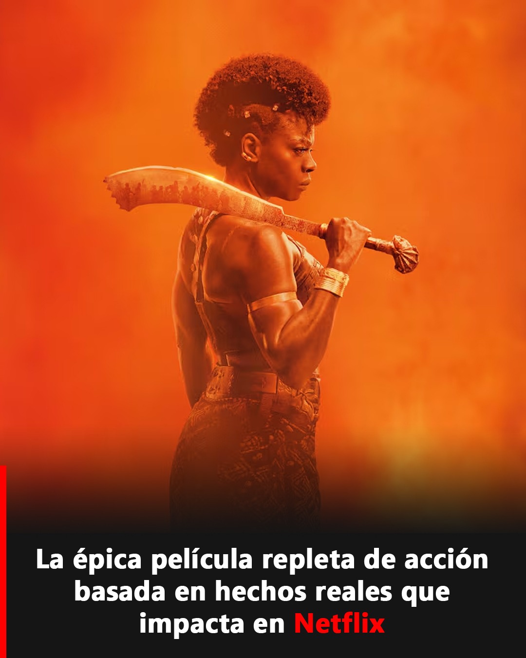 Persona sosteniendo un machete